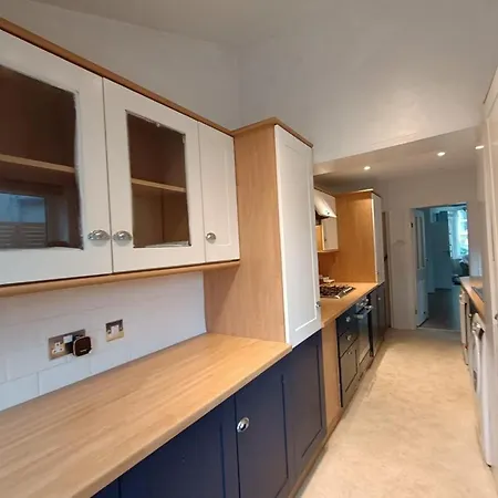 4 Bed House Sea Views Benji'S By The Beach Morecambe Exterior photo
