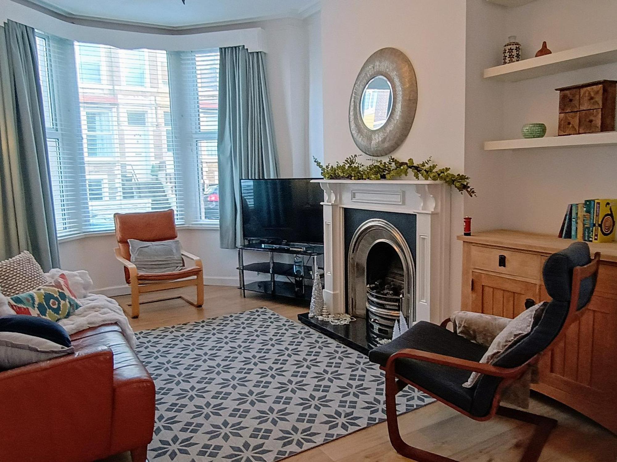 4 Bed House Sea Views Benji's By The Holiday home Morecambe