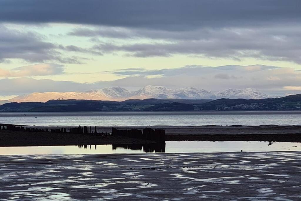 4 Bed House Sea Views Benji's By The Holiday home Morecambe